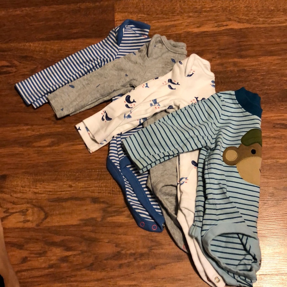 🐳 4 piece long sleeve onesies 🐒